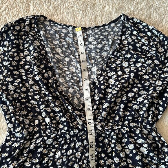 Daisy print sun dress size medium - Picture 14 of 16
